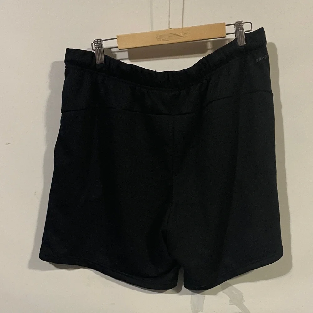 Nike mends dri-fit Athletic Black Shorts
